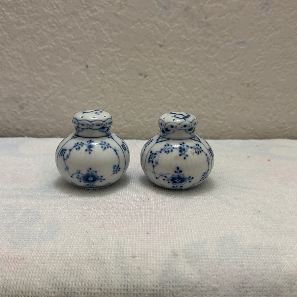 Royal Copenhagen Blue fluted Half Lace Salt & Pepper shakers